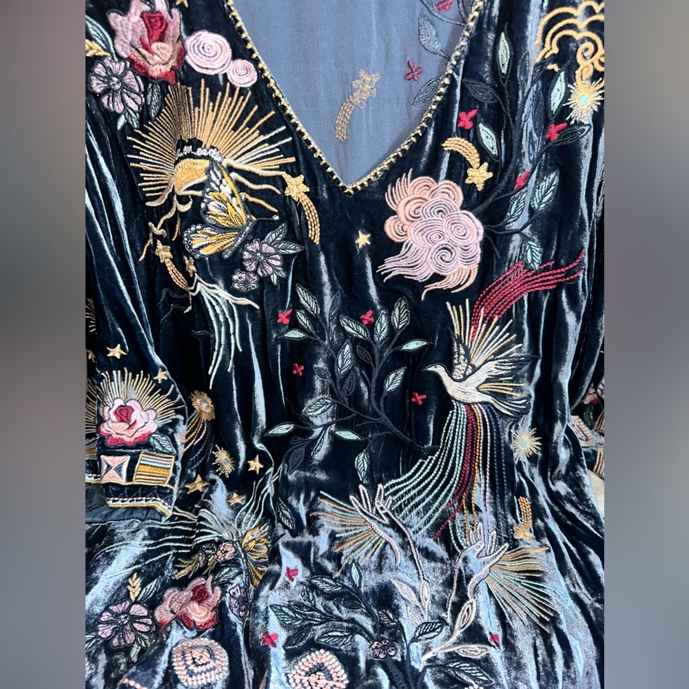 Johnny Was Blue Slate Grey Velvet Embroidered V‑Neck Tunic